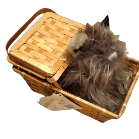 Spirit Other - Toto in a basket Wizard of Oz Deluxe